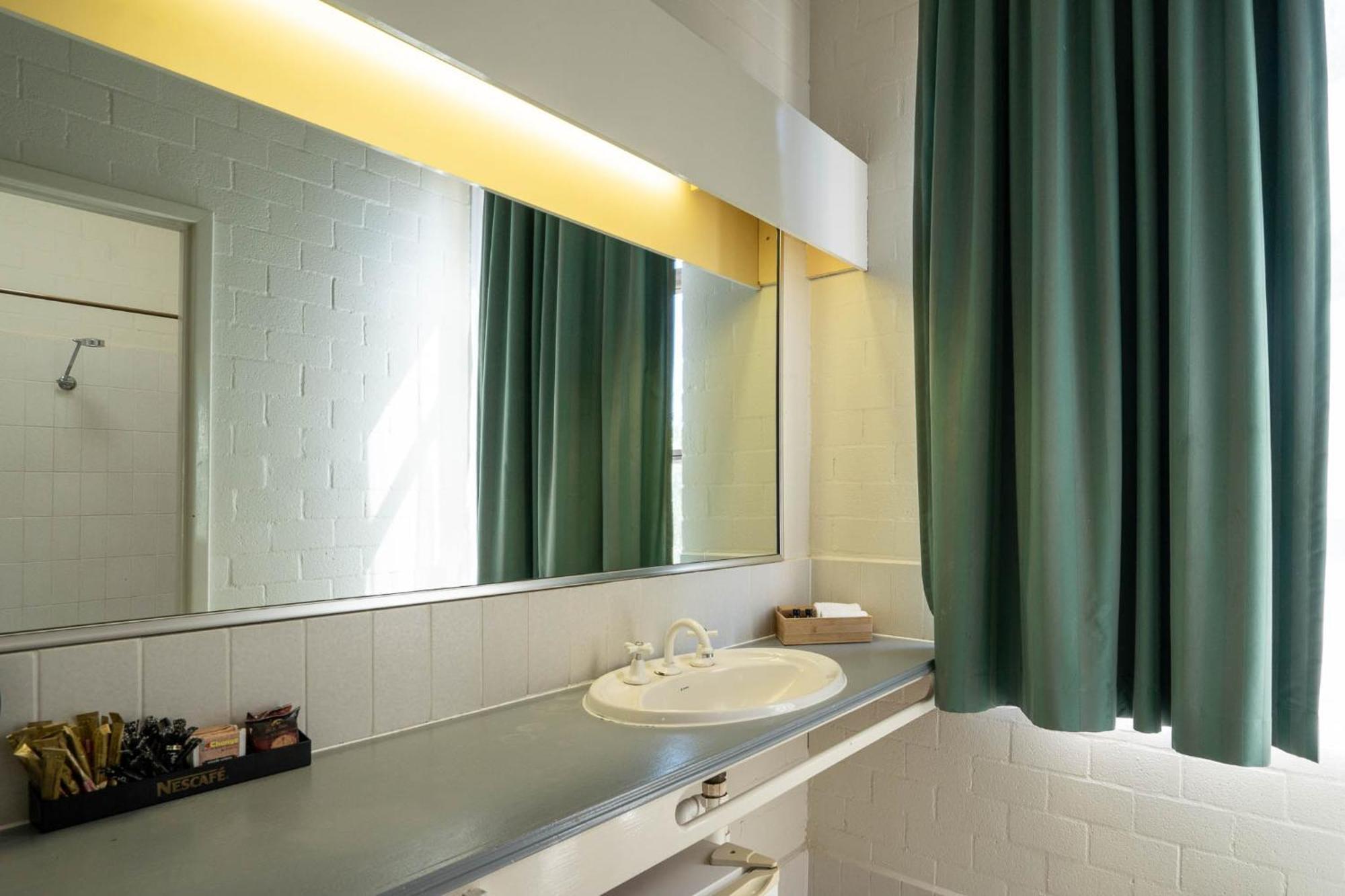Prince Of Wales Hotel Wagga Wagga Bagian luar foto