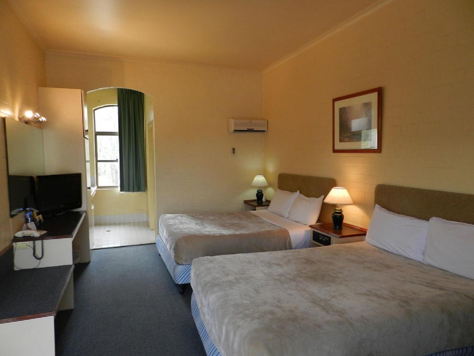 Prince Of Wales Hotel Wagga Wagga Bagian luar foto