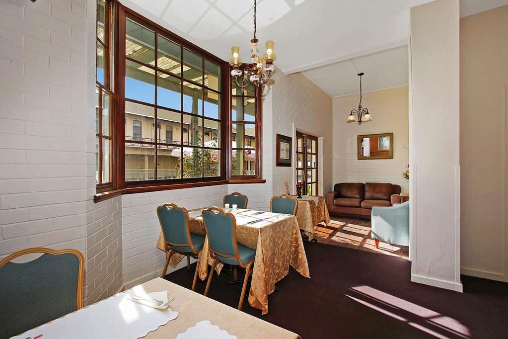 Prince Of Wales Hotel Wagga Wagga Bagian luar foto